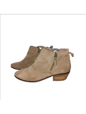 Vince Camuto Tricera Suede Ankle Booties Size 8.5M